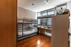 Kew Drive (D16), Terrace #557120281